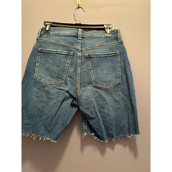 Old Navy Womens Extra High-Rise Sky Hi Straight Bermuda Shorts 7" Size 4 - Picture 5 of 8